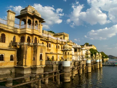 Udaipur sightseeing taxi tours